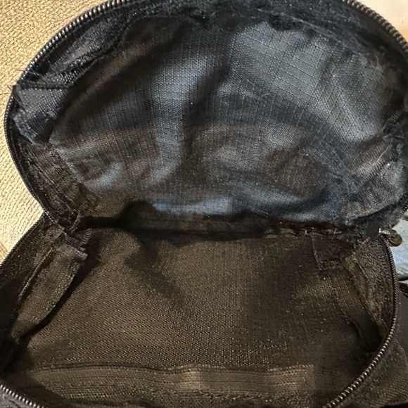 Vintage Two-Tone Design Fanny Pack with Built in Water Bottle Holders - Picture 10 of 12